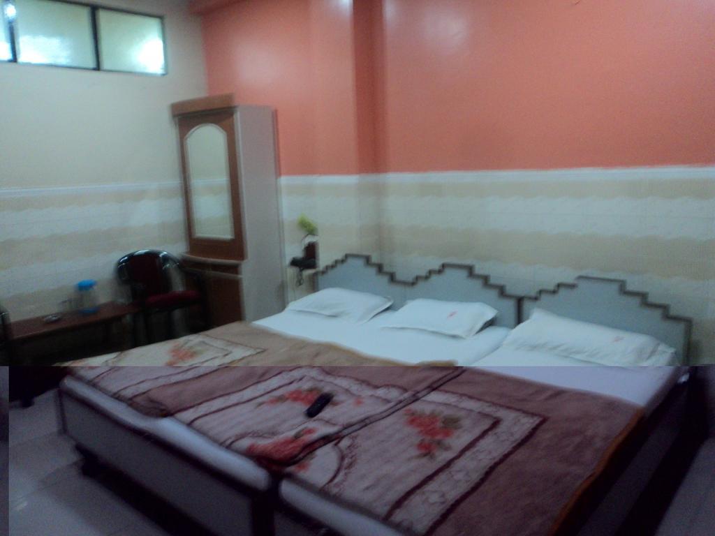 Hotel Jyoti Varanasi Værelse billede