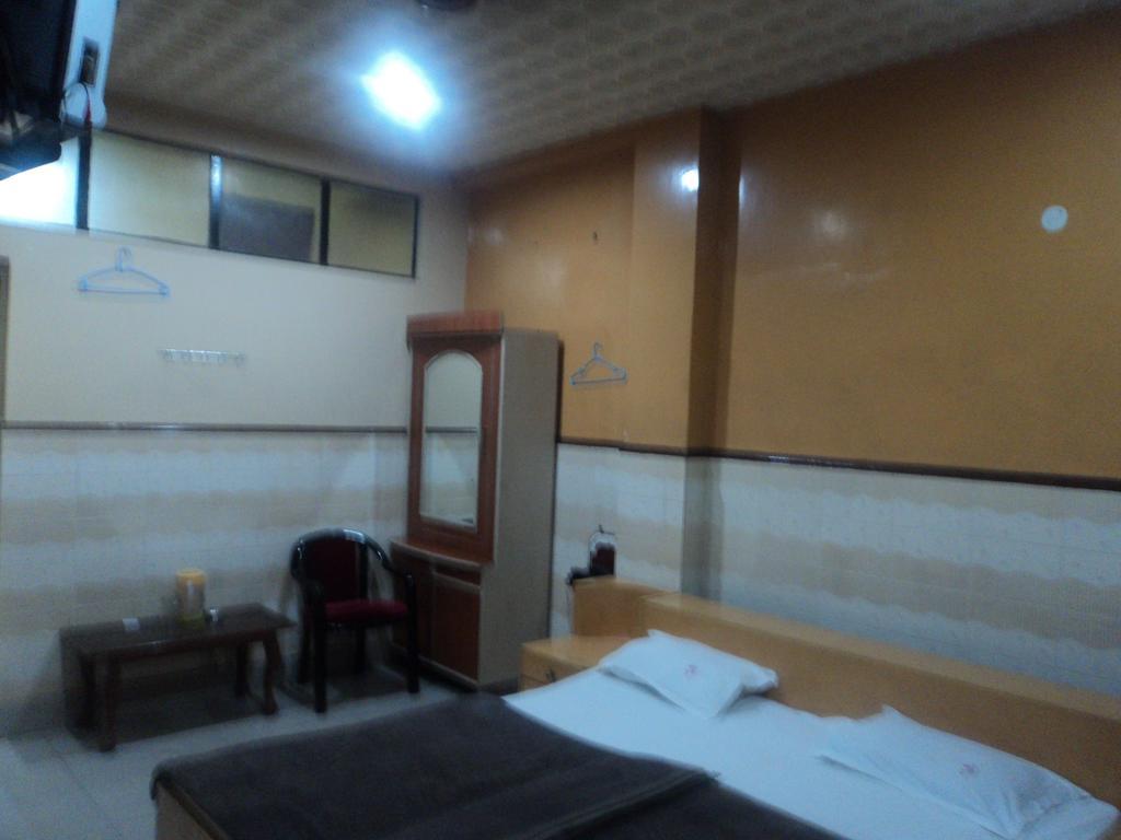 Hotel Jyoti Varanasi Værelse billede